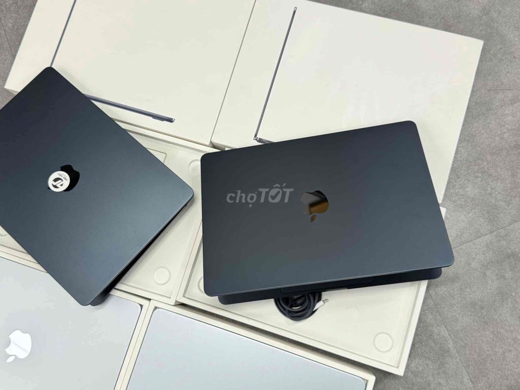 macbook Air M4 13in 16/256G Midnight BH 3/2027. Mua bán Laptop tại Quận 10 Tp Hồ Chí Minh được đăng bởi Táo Tốt Apple  hình 1