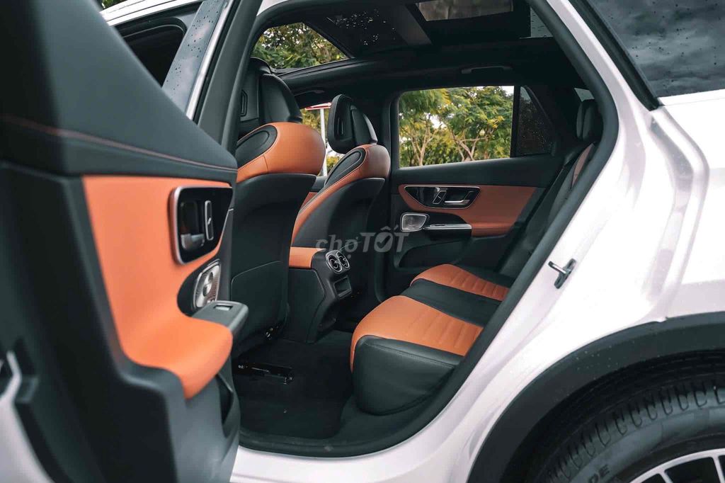 Mercedes Benz GLC 300 Allnew 2023. Mua bán Ô tô tại Quận 7 Tp Hồ Chí Minh được đăng bởi Trương Thiên Phú hình 7