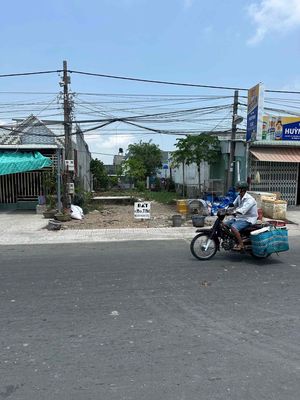 CHO THUÊ ĐẤT ĐỐI DIỆN TRƯỜNG HỌC Ở THỊ TRẤN VÀM LÁNG. Cho thuê đất tại Huyện Gò Công Đông Tiền Giang được đăng bởi Châu