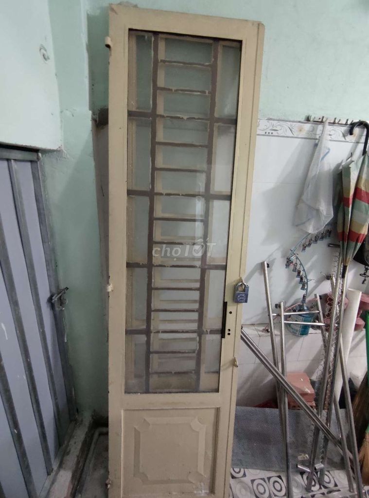 Cửa Kim loại Kính màu Kem. Mua bán Nội thất, đồ gia dụng khác tại Quận 12 Tp Hồ Chí Minh được đăng bởi chị ngọc hình 1