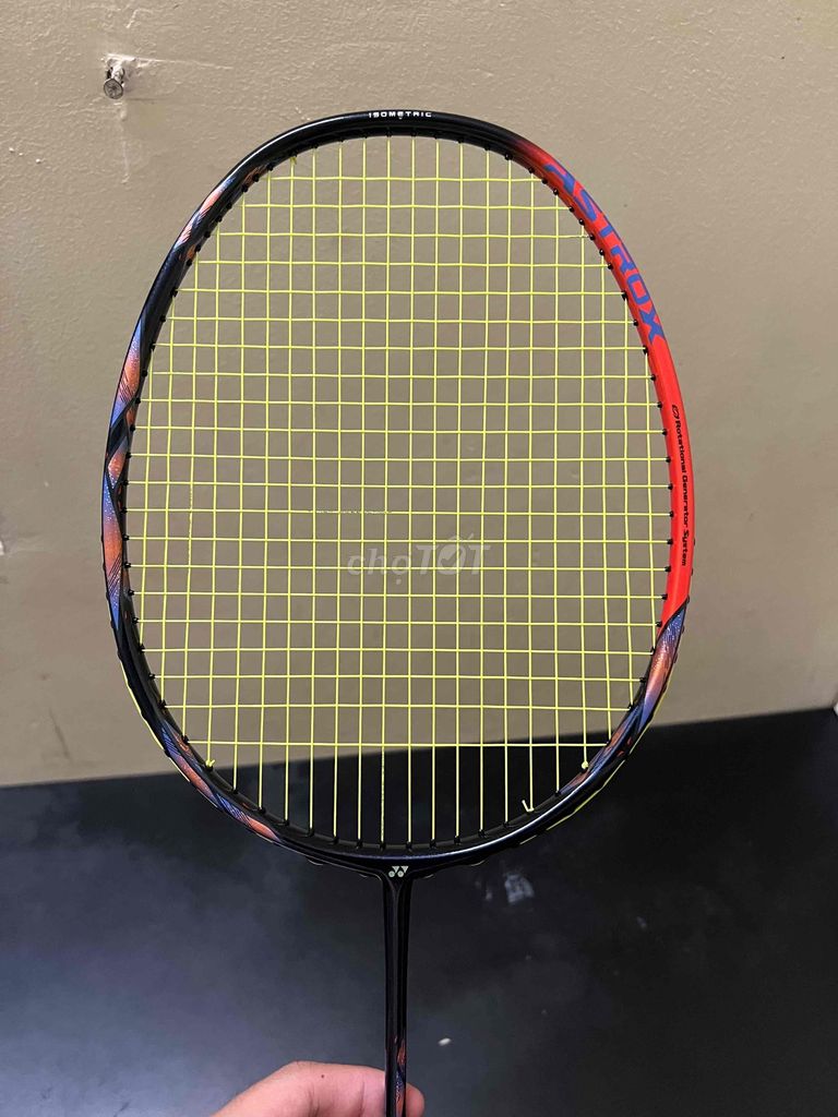 Vợt cầu lông cao cấp Yonex