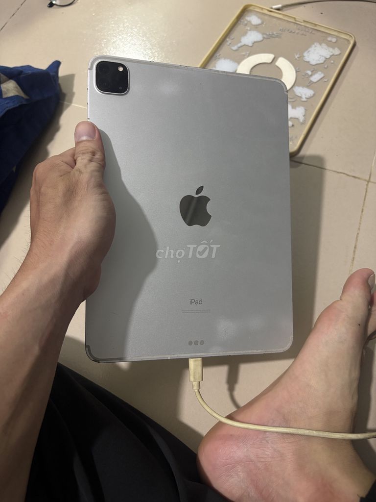 Apple iPad Pro Bạc. Mua bán Máy tính bảng tại Quận 12 Tp Hồ Chí Minh được đăng bởi Nguyễn Hồng Nhật Ân hình 1