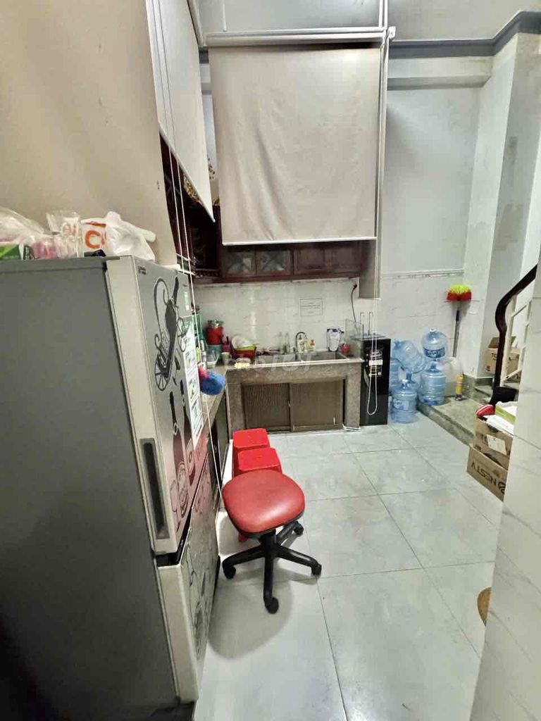Дом 1 этаж и 3 лофта, 4 спальни, 4x16м, фасад улицы в районе Тан Киенг