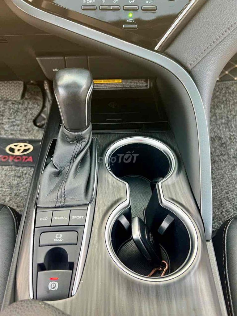 Toyota Camry 2022 2.5 Q - 43000 km. Mua bán Ô tô tại Quận Long Biên Hà Nội được đăng bởi Trang Gala hình 13