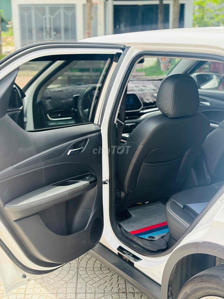 VinFast VF 5 Trắng. Mua bán Ô tô tại Quận Liên Chiểu Đà Nẵng được đăng bởi Dương Quân hình 4