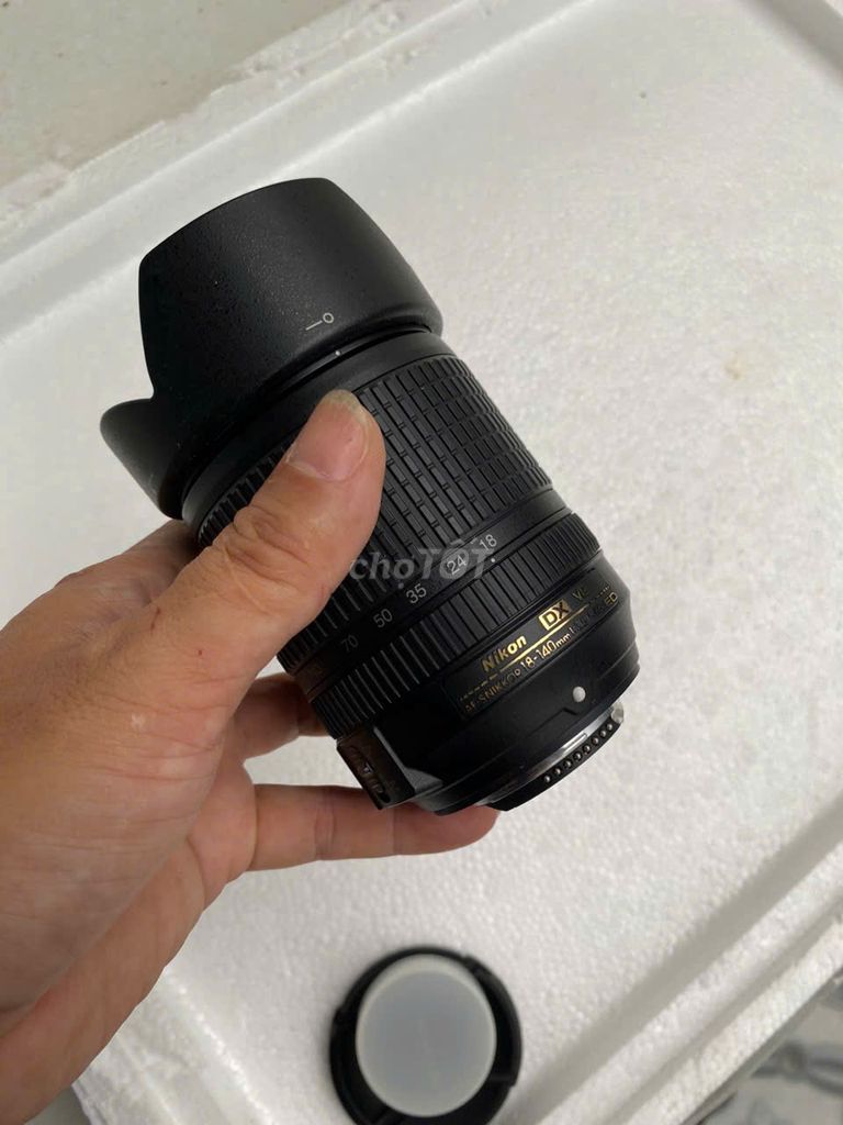 Nikon AF-S 18-140mm f/3.5-5.6G ED DX VR mới đẹp