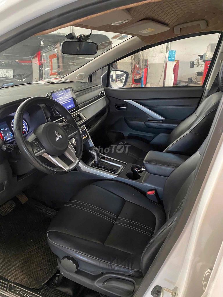 Mitsubishi Xpander Cross 2022 Белый 53 300 км