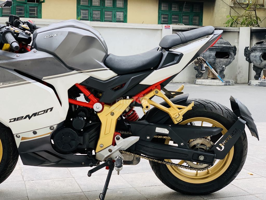 GPX DEMON 150 MÀU XÁM TRẮNG XE ZIN CHẤT CHẠY BỐC.. Mua bán Xe máy tại Quận Hai Bà Trưng Hà Nội được đăng bởi A.SỰ hình 5