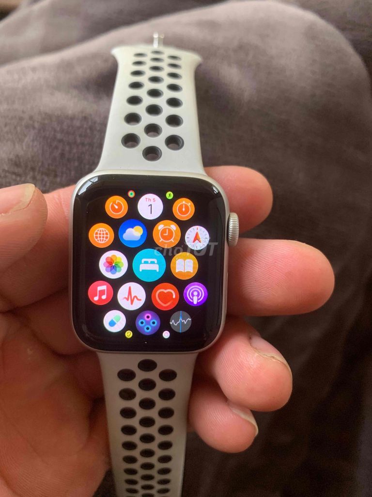 Apple Watch 6 40mm. Mua bán Thiết bị đeo thông minh tại Huyện Mai Sơn Sơn La được đăng bởi Đông Nguyễn hình 4