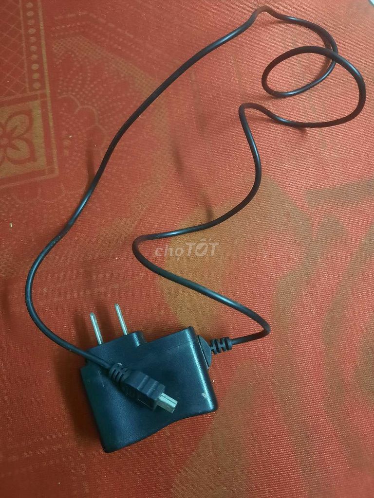 DÂY CỦ SẠC GÌ ĐÓ