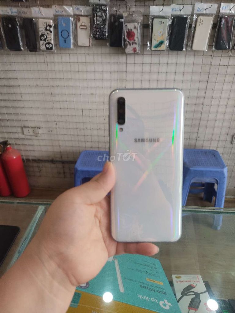 Samsung A50 6GB/128GB Trắng. Mua bán Điện thoại tại Quận Cầu Giấy Hà Nội được đăng bởi thuy  hình 1