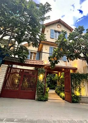 Rent · 4 bd · 180 м² · Quận Ngũ Hành Sơn, ул. an thượng