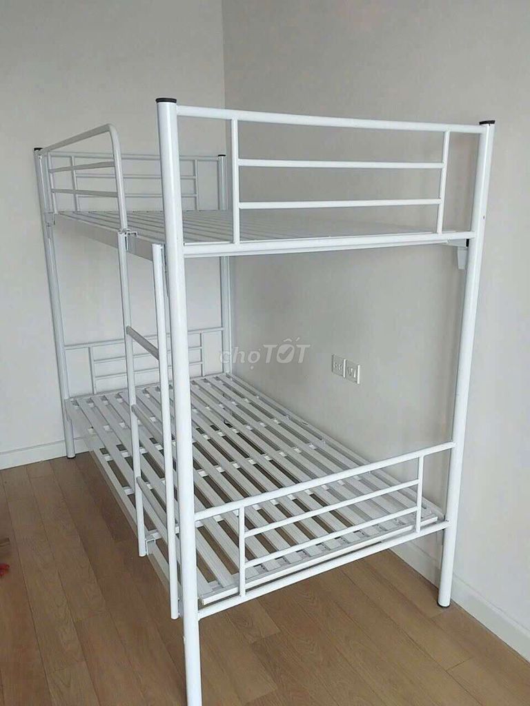 Giường tầng Kim loại Trắng Tiết kiệm không gian. Mua bán Giường, chăn ga gối nệm tại Quận Bắc Từ Liêm Hà Nội được đăng bởi Khiên Nguyễn hình 1