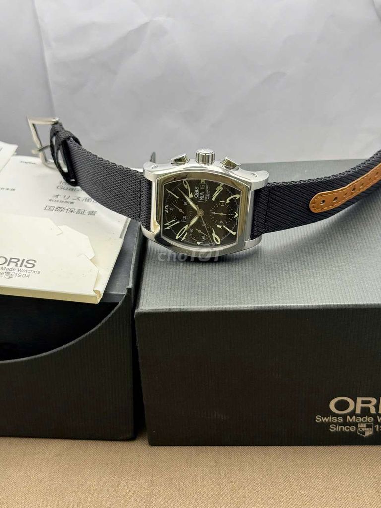 Đồng hồ Oris tank chronograph thanh lịch cổ điển