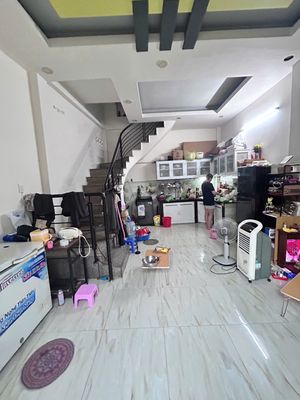 Hưng Phú P9 Q8 gần cầu Nguyễn Tri Phương 2PN  nhà nở hậu chữ L, ở liền