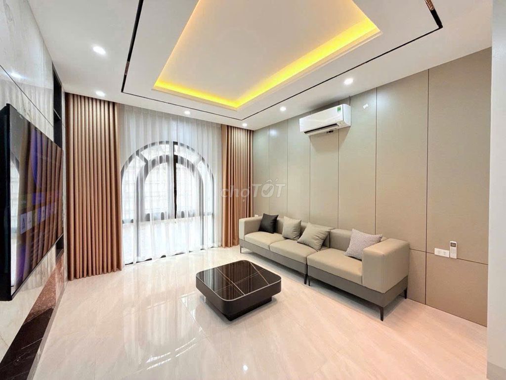 Дом с монолитным каркасом 6.5 этажей в переулке Зиен Хоанг Кау, 60м²