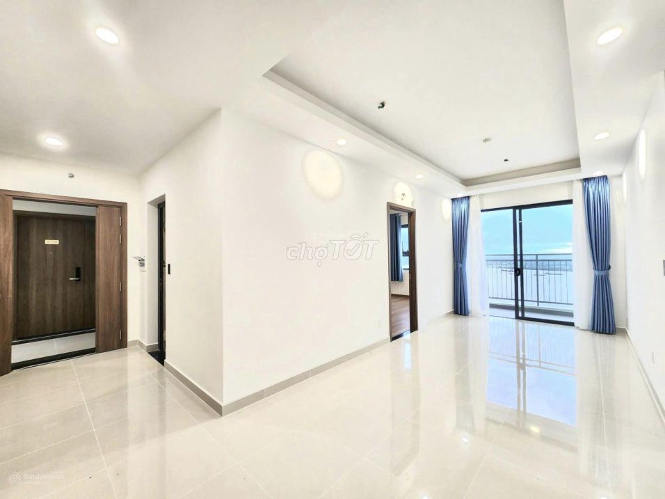 Продается новая квартира с 1 спальней в Q7 Saigon Riverside на улице Дао Три с видом на реку