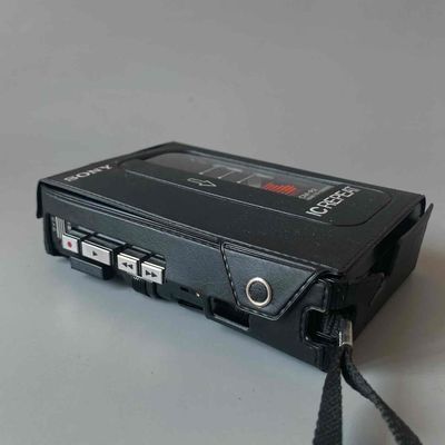 Máy Cassette Sony TCM R2, độ mới cao kèm bao zin