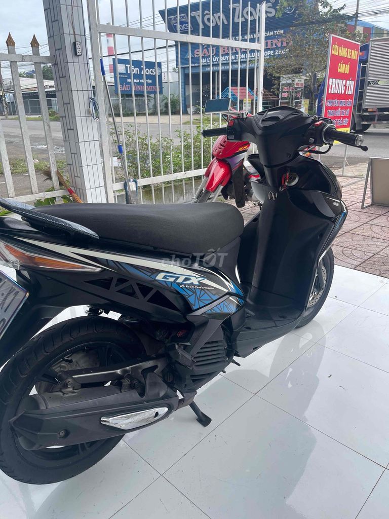 Luvias xăng cơ xe đẹp máy zin êm mạnh bốc. Mua bán Xe máy tại Quận Cái Răng Cần Thơ được đăng bởi CẦM ĐỒ TRUNG TÍN  hình 6