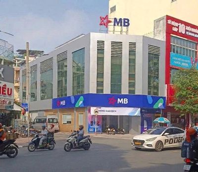 CHO THUÊ NHÀ 2 MẶT TIỀN TRƯỚC SAU HỒNG BÀNG, Q11 NGAY BA THÁNG HAI