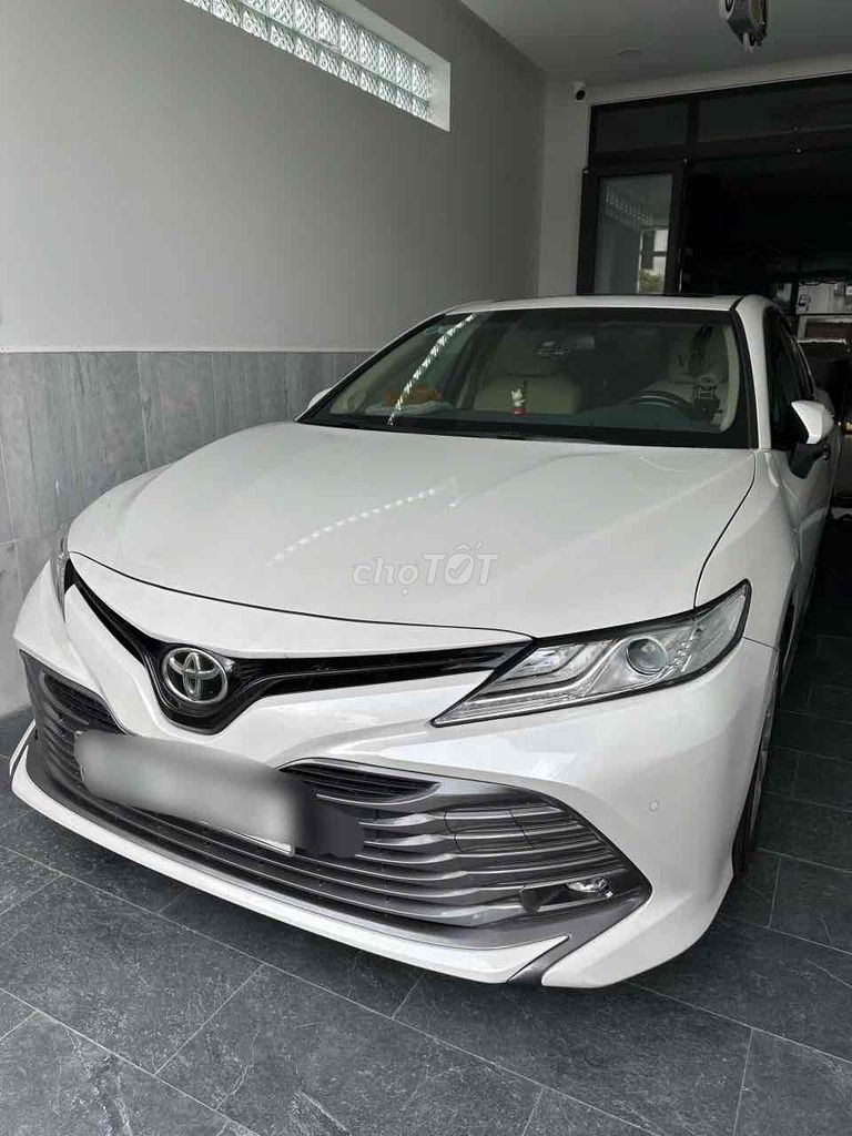 Toyota Camry 2020 2.5Q - 34000 km- 320Tr Trả Trươc. Mua bán Ô tô tại Quận Ninh Kiều Cần Thơ được đăng bởi Thái Thanh hình 1
