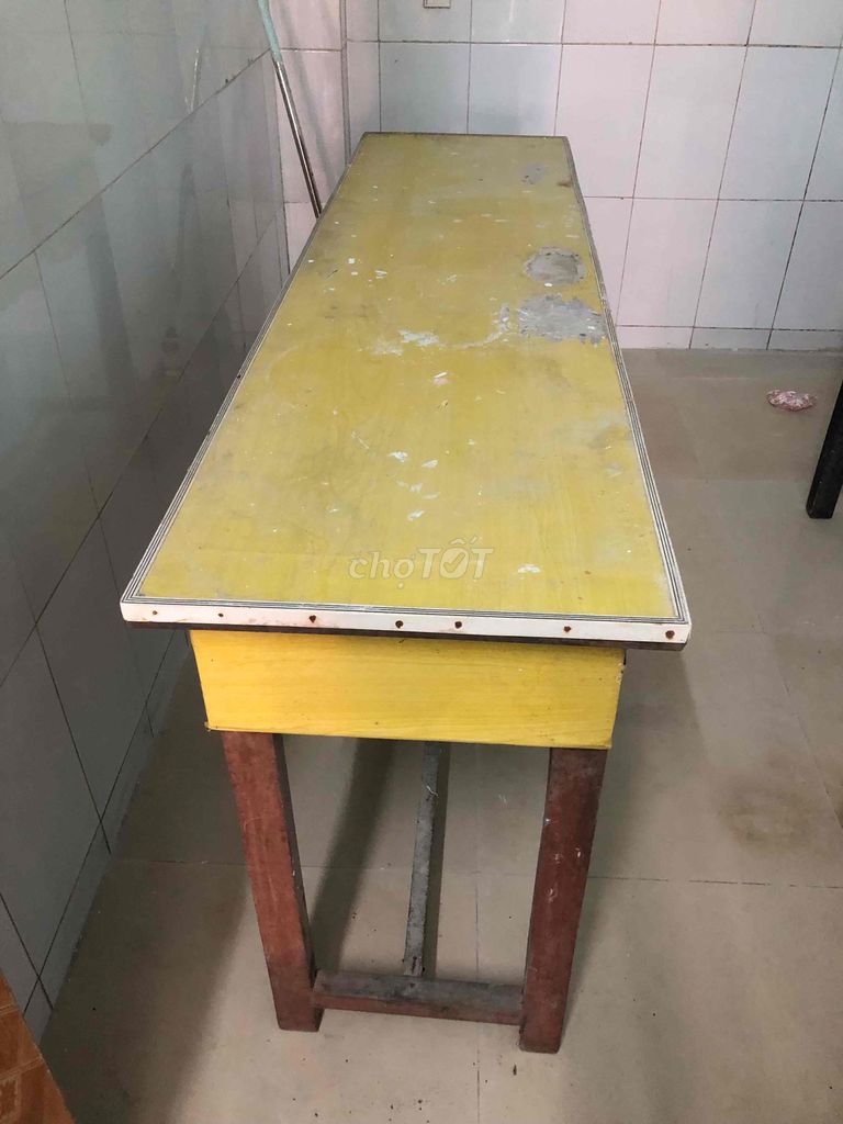 Bàn học Gỗ chắc. Mua bán Bàn ghế tại Quận Sơn Trà Đà Nẵng được đăng bởi hien hình 1