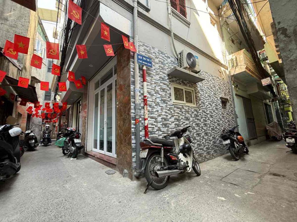 BÁN GẤP NHÀ PHỐ MINH KHAI DIỆN TÍCH RỘNG CÔNG NĂNG TIỆN ÍCH ĐỦ Ở NGAY.