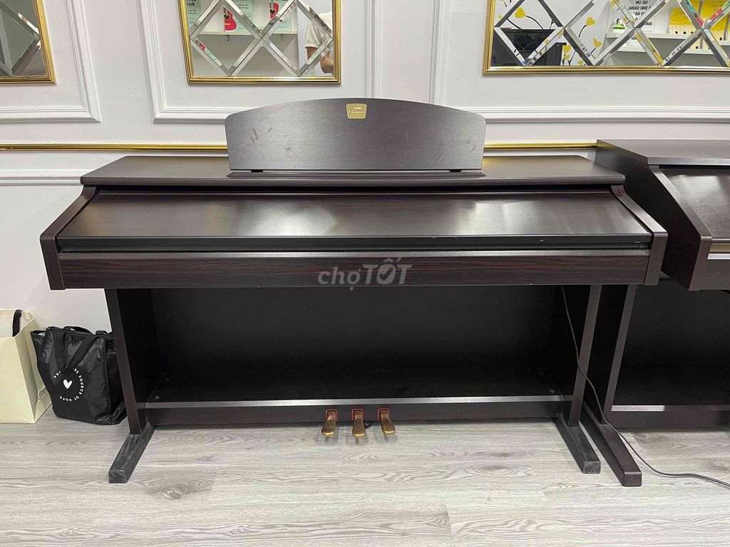 Đàn Piano Yamaha CVP-201 màu nâu đen cực đẹp!