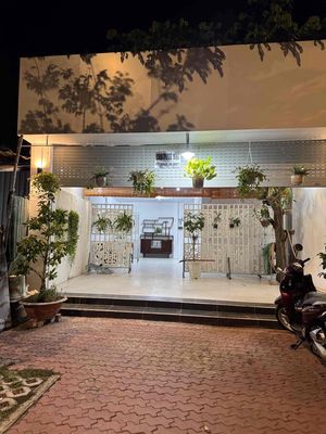 🚨 NHÀ MẶT TIỀN ĐƯỜNG SONG HÀNH QL50 – GIÁ CHỈ 7 TRIỆU/THÁNG 🚨
