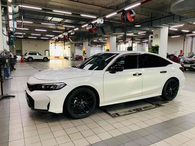 Honda Civic RS 2024 - 10.000km Siêu Đẹp Hãng Bán. Mua bán Ô tô tại Quận 7 Tp Hồ Chí Minh được đăng bởi Honda Ôtô SG Quận 7
