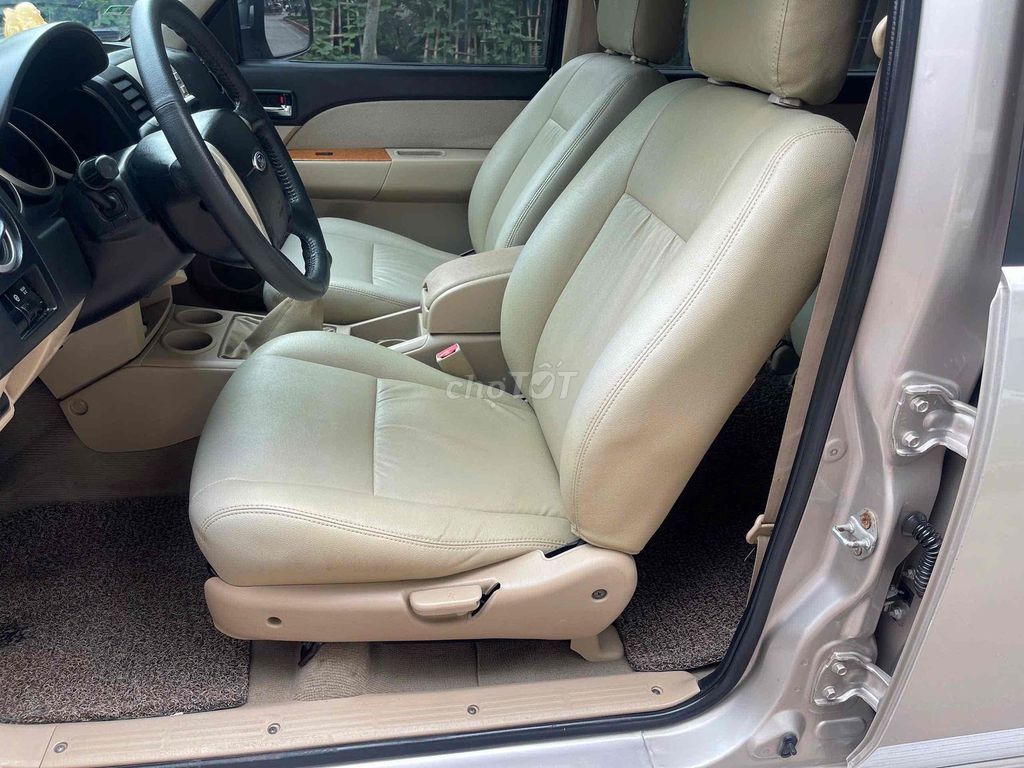 Ford Everest 2012 Limited 4x2 - 115000 km. Mua bán Ô tô tại Quận Nam Từ Liêm Hà Nội được đăng bởi phạm phương nga hình 6