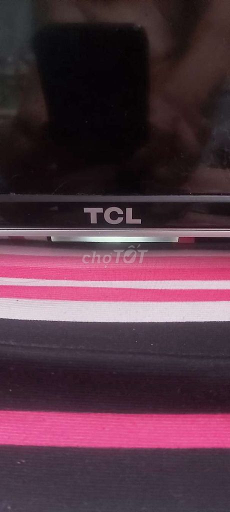Tivi TCL 40 inch 4K Bể màn hình. Mua bán Tivi, Âm thanh tại Quận 10 Tp Hồ Chí Minh được đăng bởi Phạm Công Bằng hình 1