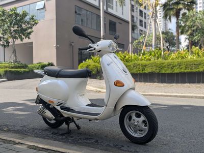 Piaggio Vespa ET8 125 Trắng. Mua bán Xe máy tại Quận 7 Tp Hồ Chí Minh được đăng bởi Nguyễn