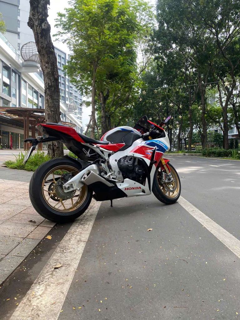 Cbr 1000 SP1 lướt 14 nghìn