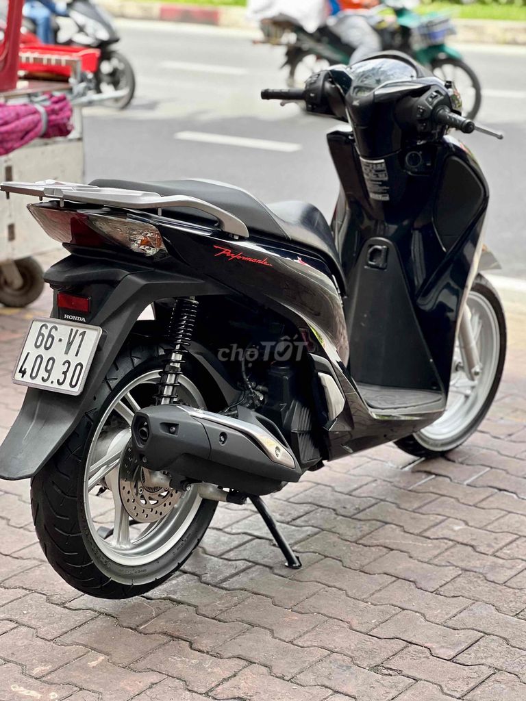 [GÓP ĐC GIỮ CAVET] SH 150 ABS 2017, biển số 66. Mua bán Xe máy tại Quận 12 Tp Hồ Chí Minh được đăng bởi Bùi văn hiếu hình 4