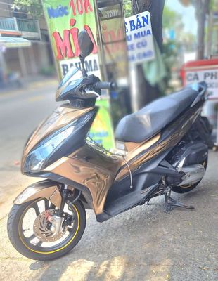 Honda Air Blade màu Vàng đồng