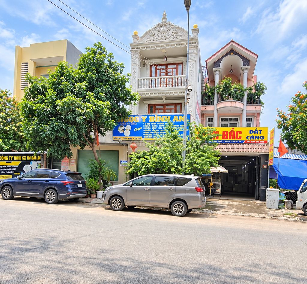MẶT TIỀN KINH DOANH – NHÀ 3 TẦNG TRỤC CHÍNH KDC VINCOM DĨ AN 