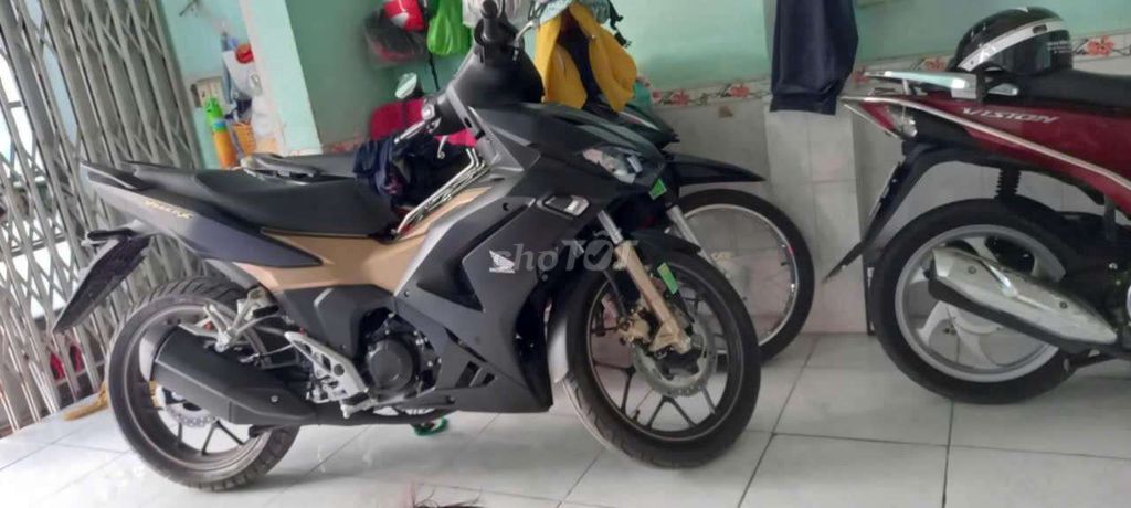 Cần bán xe. Mua bán Xe máy tại Huyện Đức Hòa Long An được đăng bởi Trung Nguyễn hình 2