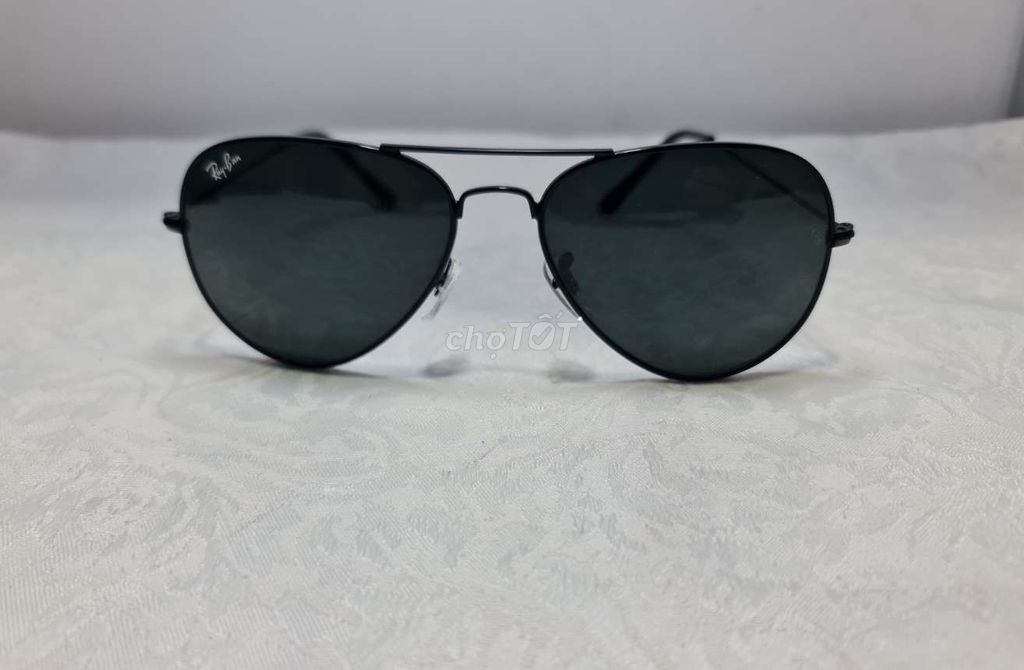 Rayban toàn bộ đen