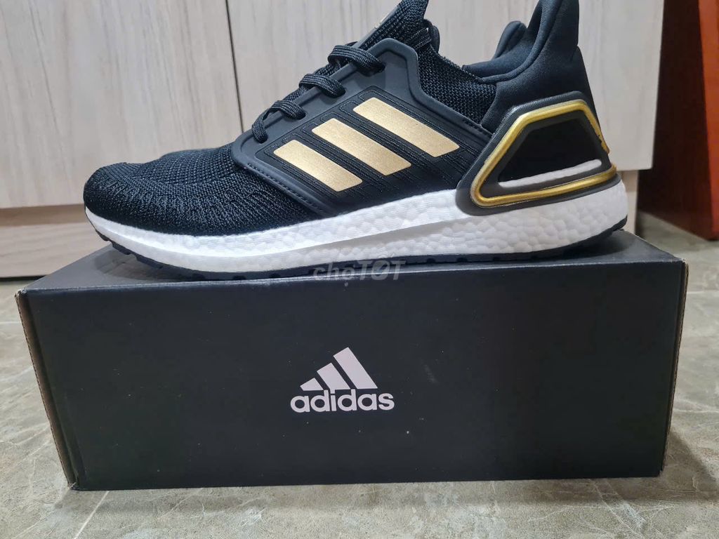 Giày Adidas Ultraboost 20 - Size 44 - Mới 100%