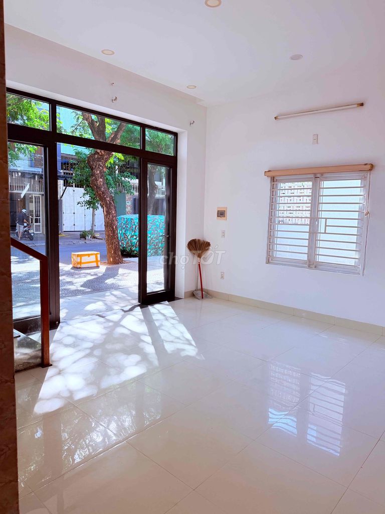 Rent · 2 bd · 178 м² · Quận Cẩm Lệ, ул. Đường Nguyễn Hiến Lê