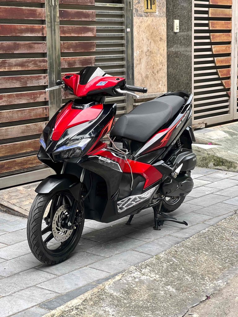 Honda Airblade 125cc 2018 Черно-красный
