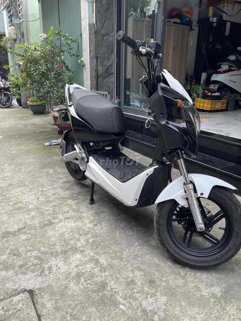 Xe máy điện VinFast Impes Trắng đen. Mua bán Xe điện tại Huyện Bình Chánh Tp Hồ Chí Minh được đăng bởi Cường hình 6