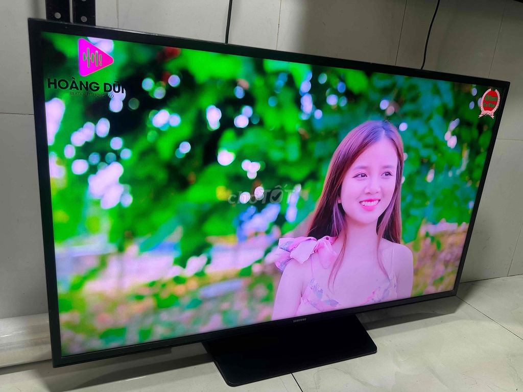 SMART TV SAMSUNG 40in4K siêu mỏng zin đẹp xuất sắc