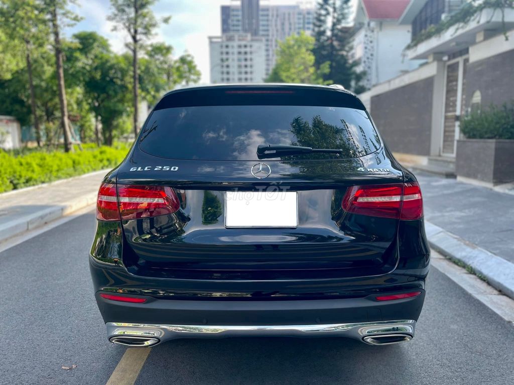 Mercedes Benz GLC 2018 250 4MATIC - 53,000 Miles.. Mua bán Ô tô tại Thành phố Thủ Đức Tp Hồ Chí Minh được đăng bởi Đức Tứ Bánh hình 2