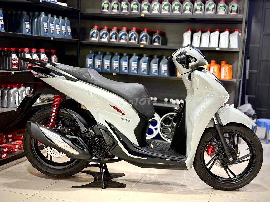 SH150i 2023 ABS Lướt chính chủ ký ( Hỗ trợ GÓP ) 🌈. Mua bán Xe máy tại Thị xã Phú Mỹ Bà Rịa - Vũng Tàu được đăng bởi Cửa Hàng Xe Máy Phú Mỹ hình 6