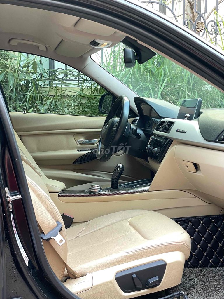 BMW 320i đời 2012 series 3 màu đen nội thất kem. Mua bán Ô tô tại Quận Nam Từ Liêm Hà Nội được đăng bởi Long xe lướt HN hình 8