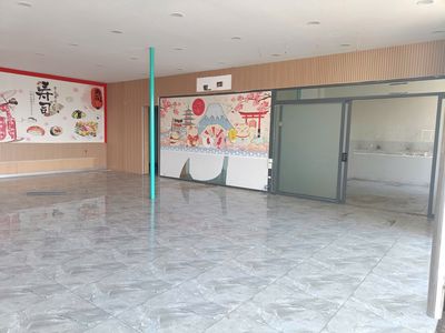 Mặt bằng kinh doanh 2 cửa kính ngay đường số 1 ngã tư số 10.