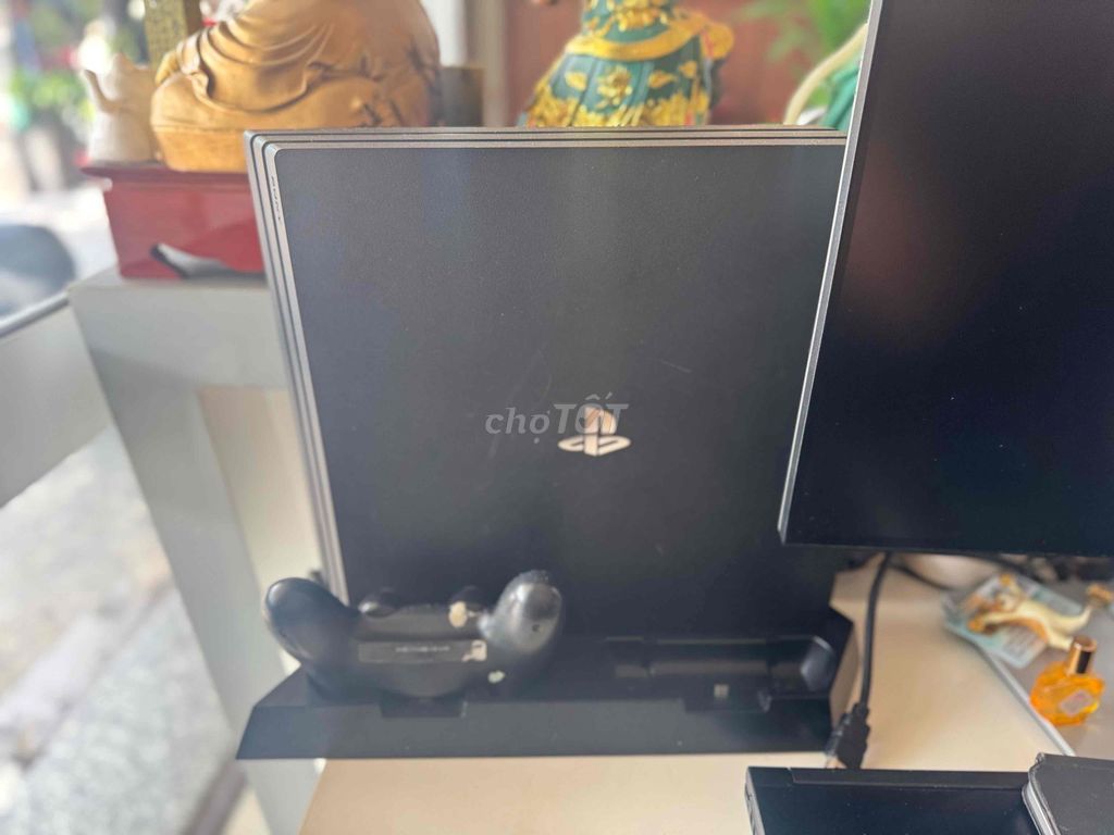 Máy chơi game Sony PS4 Pro Đen. Mua bán Thiết bị chơi game tại Quận 4 Tp Hồ Chí Minh được đăng bởi Tran Anh hình 1