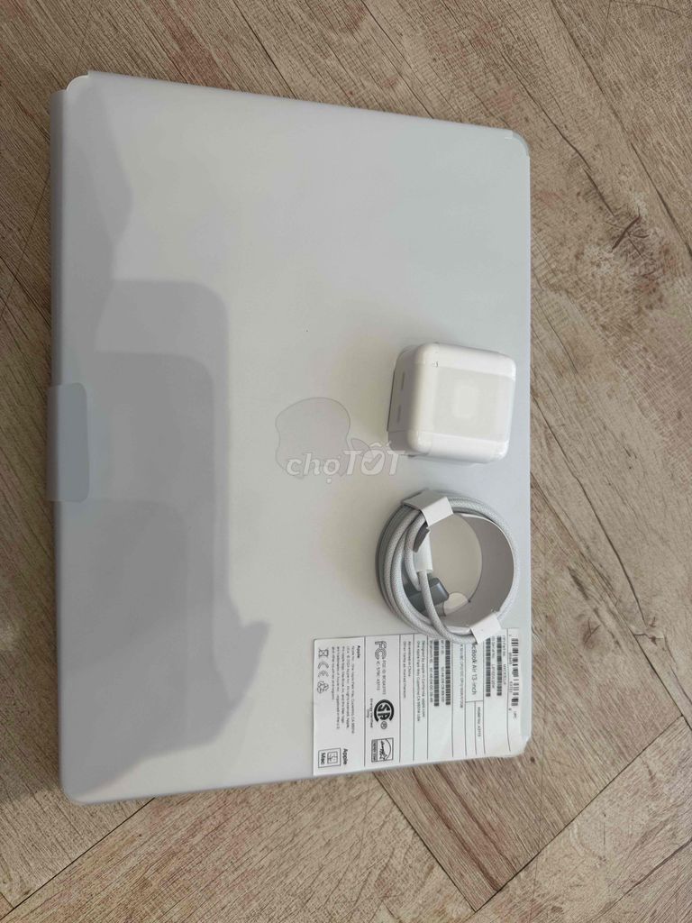 MBA 13" M3 (8CPU/10GPU/16GB/512GB) SILVER, LL/A NE. Mua bán Laptop tại Quận 1 Tp Hồ Chí Minh được đăng bởi nguyễn văn tùng hình 3